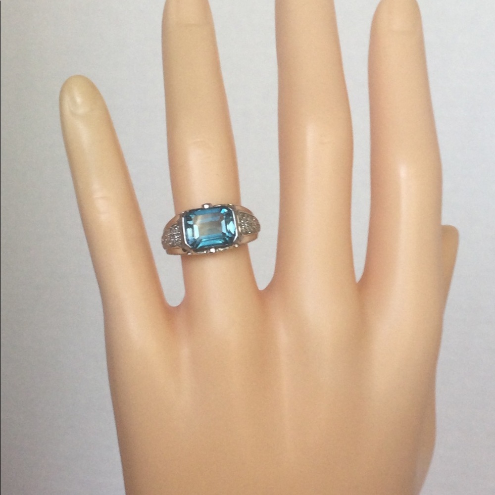 14k W.G. BLUE TOPAZ & DIAMOND RING - Picture 5 of 6